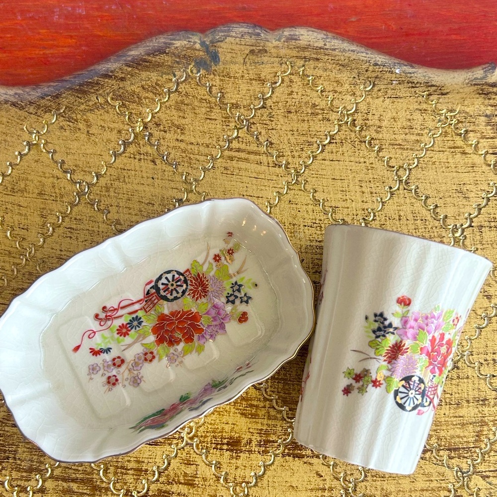 Vintage‎ Kutani Japanese Gold Trim Porcelain Hand Painted Soap Dish & Cup Set